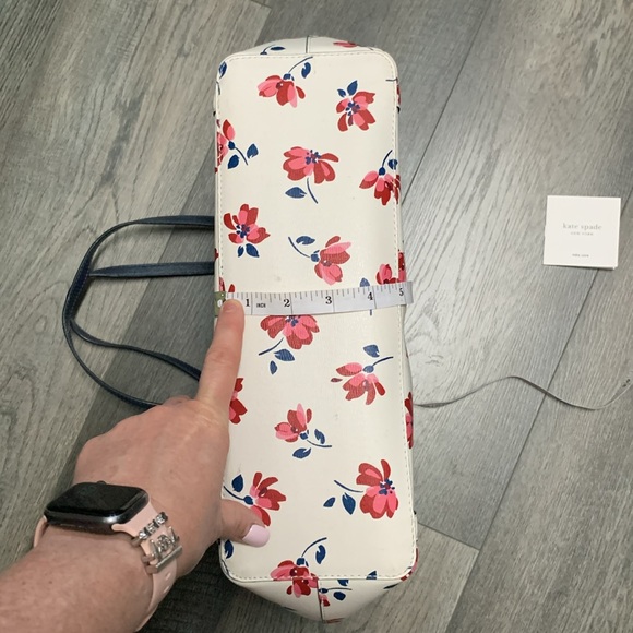 Kate Spade Tote - Picture 6 of 7